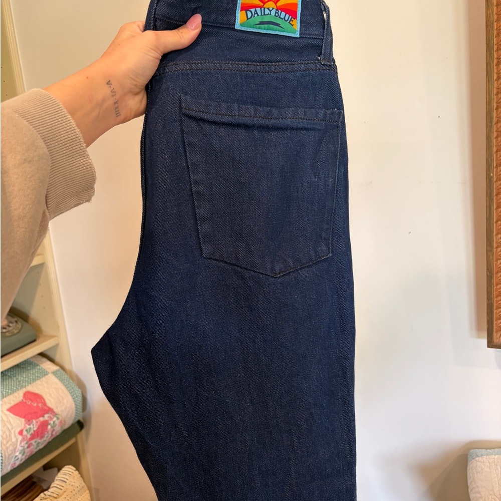 Daily Blue women’s size 28 Dark Wash Blue Jeans like new